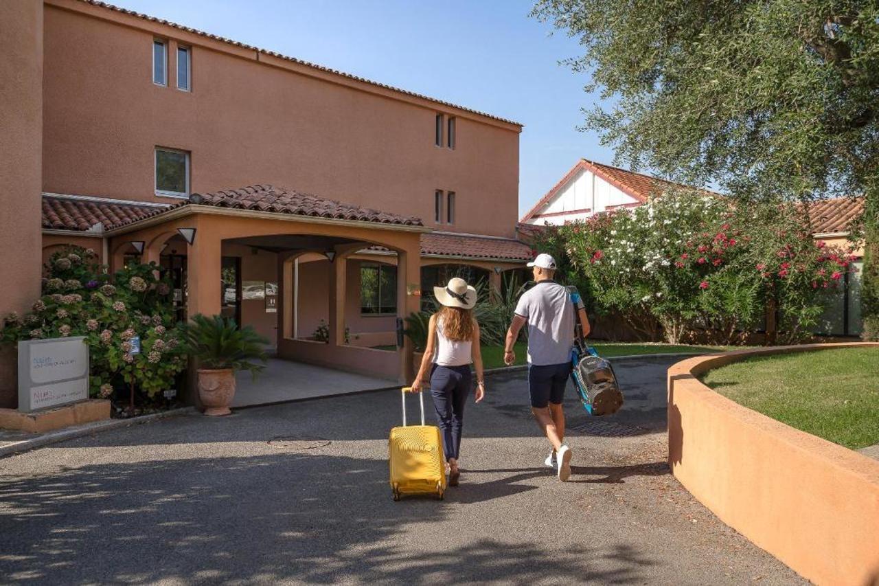 Golf Hotel De Valescure & Spa Nuxe Saint-Raphaël Esterno foto